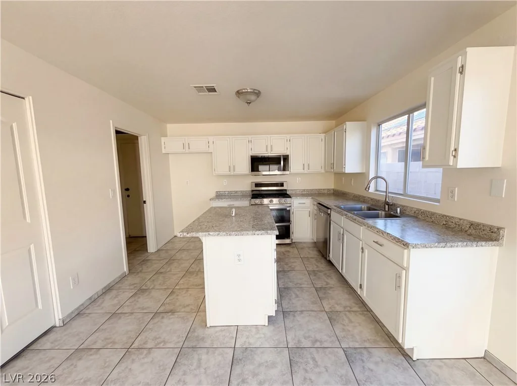 3740 Konica, Las Vegas, NV 89129