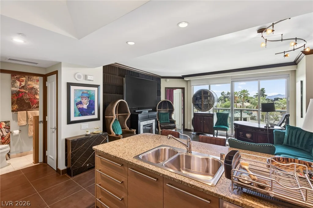 322 Karen, Las Vegas, NV 89109