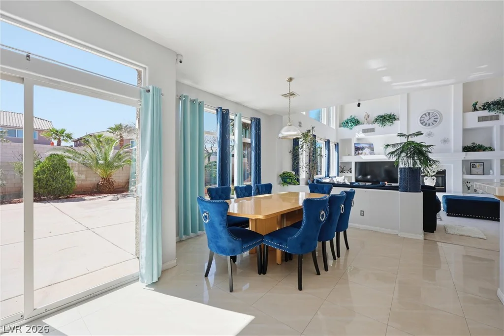 9021 Rockville, Las Vegas, NV 89143