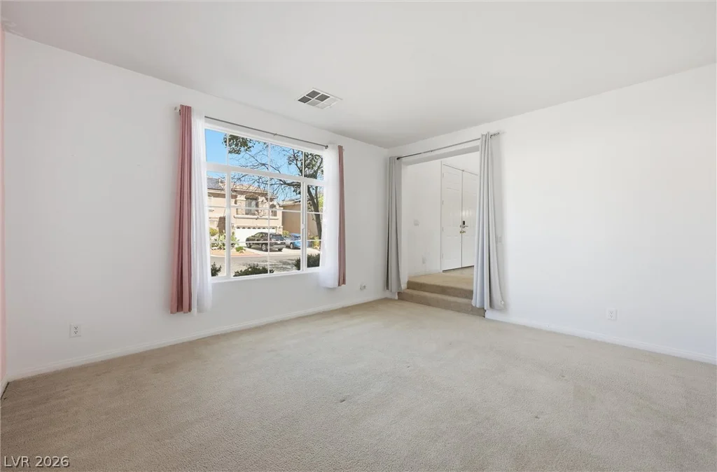 9021 Rockville, Las Vegas, NV 89143