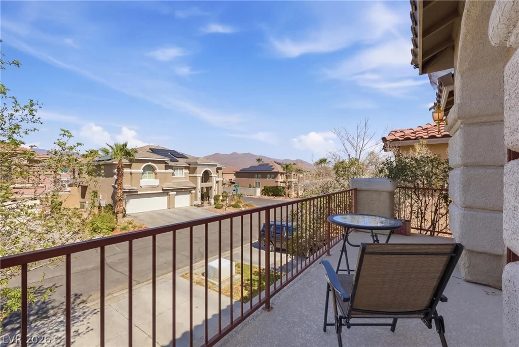 9021 Rockville, Las Vegas, NV 89143