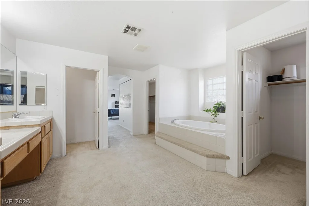 9021 Rockville, Las Vegas, NV 89143