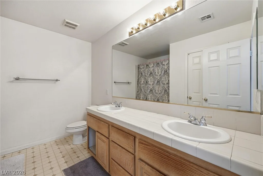 9021 Rockville, Las Vegas, NV 89143