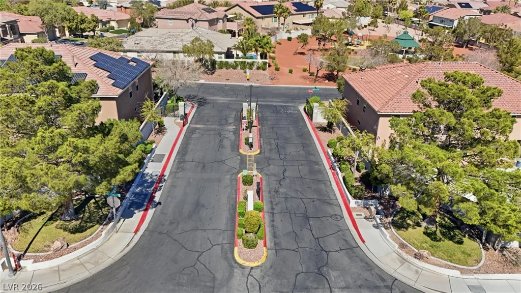 9021 Rockville, Las Vegas, NV 89143
