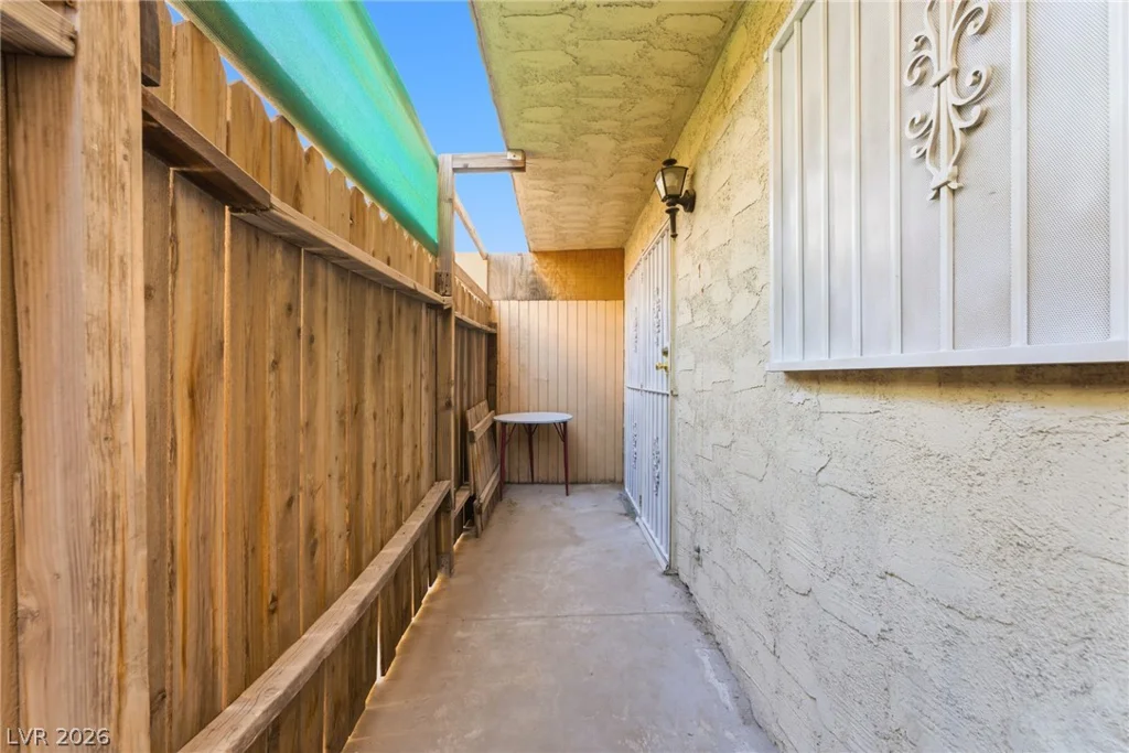 5156 Gray, Las Vegas, NV 89119