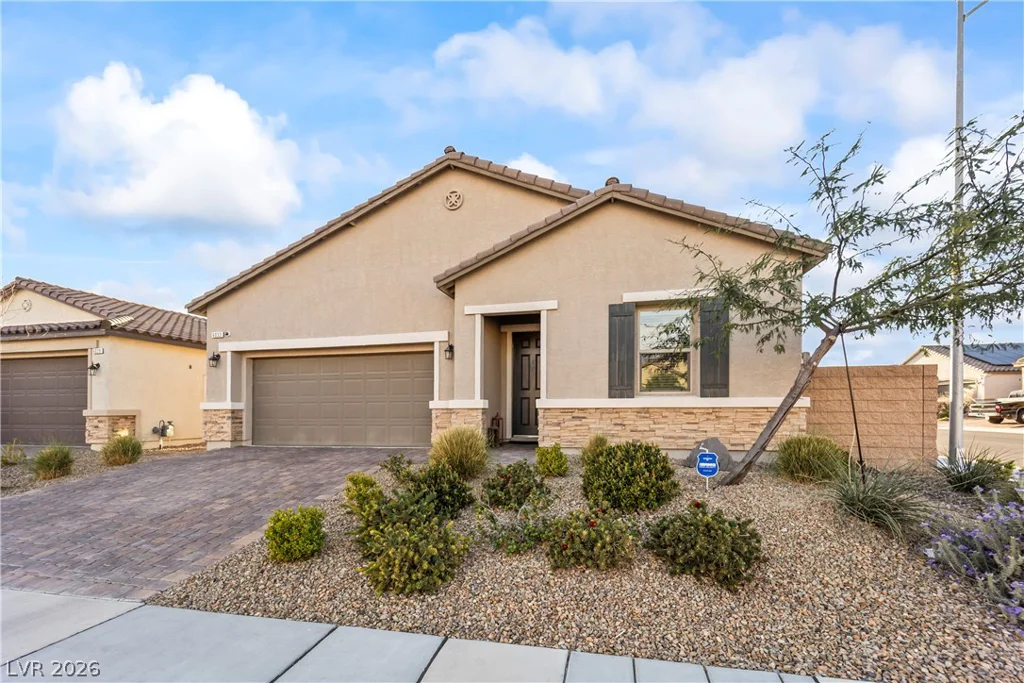 6033 Bugsy, North Las Vegas, NV 89081