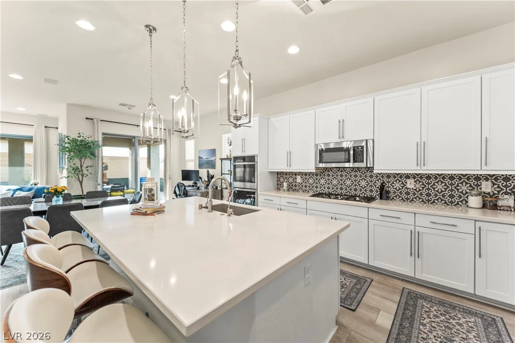 6033 Bugsy, North Las Vegas, NV 89081