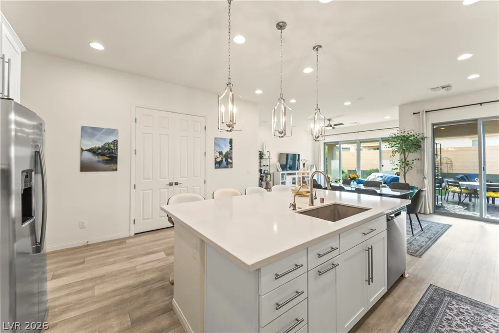 6033 Bugsy, North Las Vegas, NV 89081