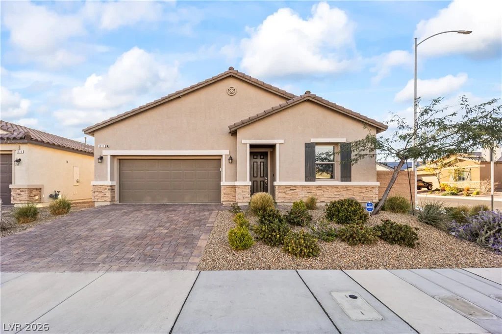 6033 Bugsy, North Las Vegas, NV 89081