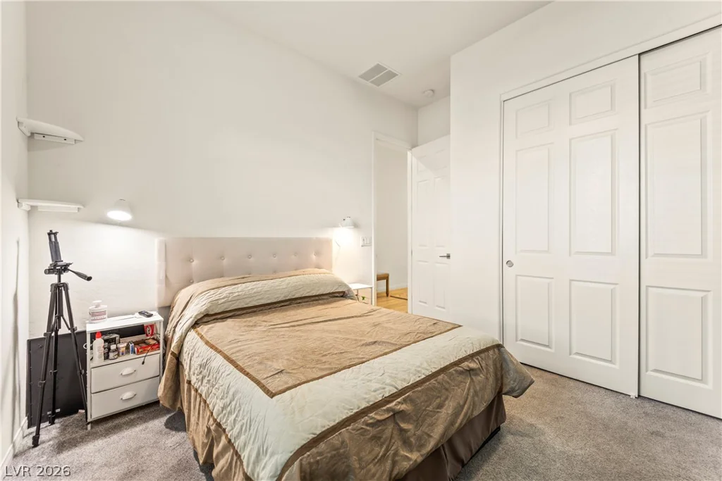 6033 Bugsy, North Las Vegas, NV 89081