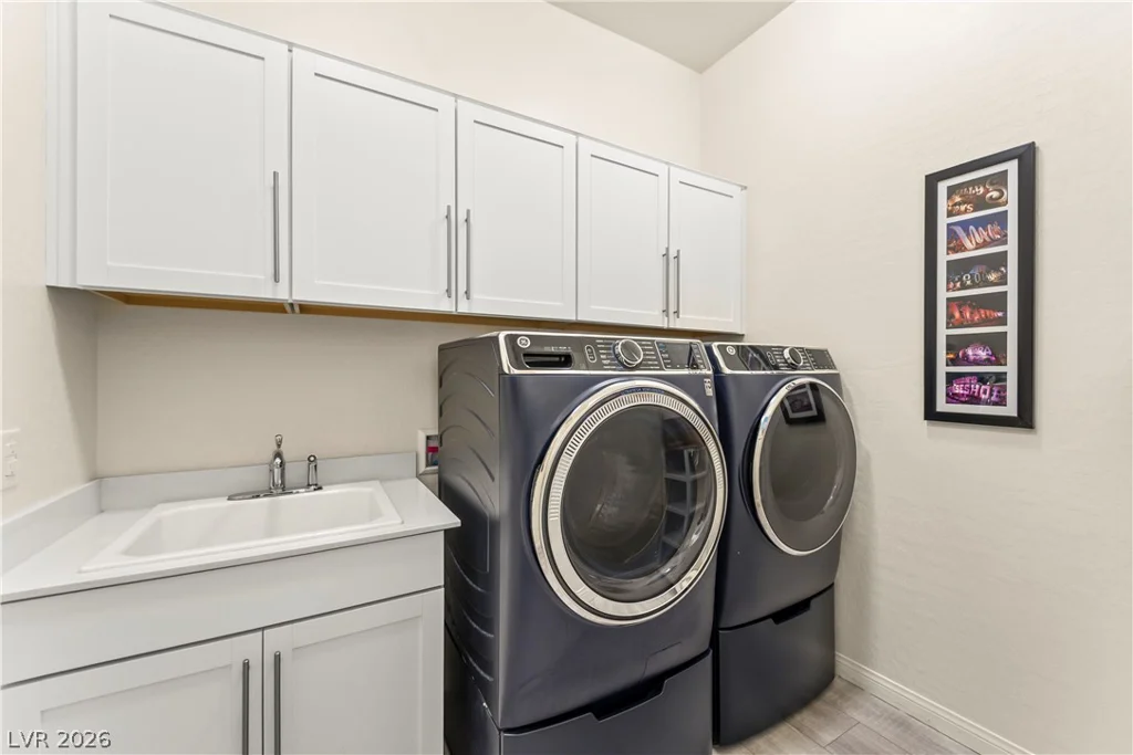 6033 Bugsy, North Las Vegas, NV 89081