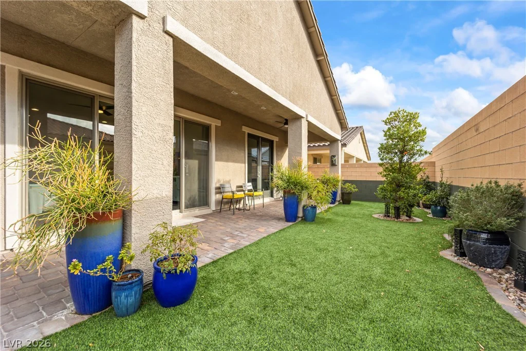 6033 Bugsy, North Las Vegas, NV 89081