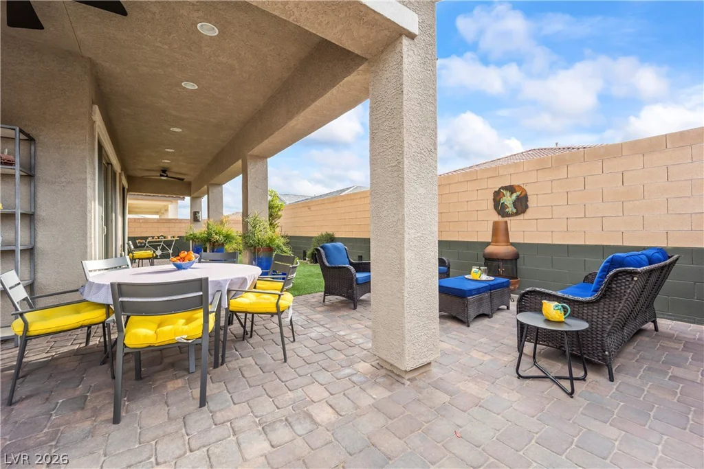 6033 Bugsy, North Las Vegas, NV 89081