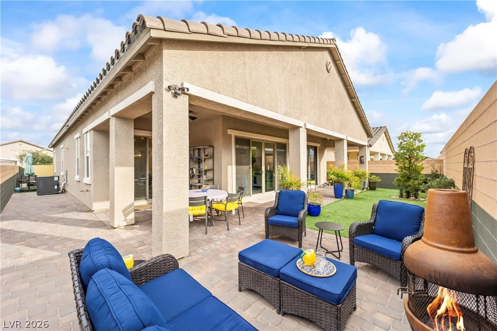 6033 Bugsy, North Las Vegas, NV 89081