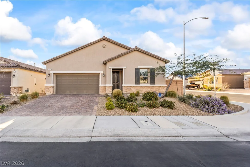 6033 Bugsy, North Las Vegas, NV 89081