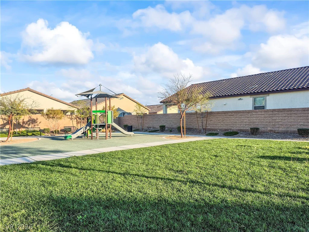 6033 Bugsy, North Las Vegas, NV 89081