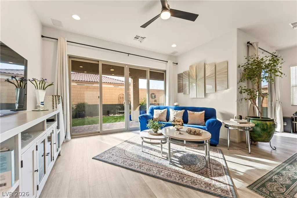 6033 Bugsy, North Las Vegas, NV 89081
