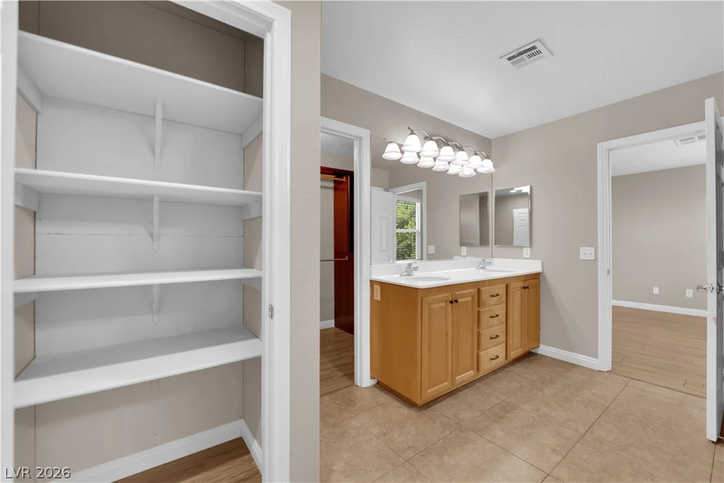 10592 Calico Pines, Las Vegas, NV 89135
