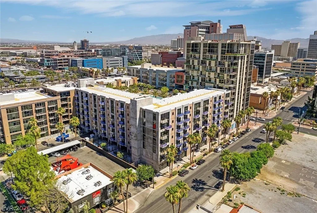 353 Bonneville, Las Vegas, NV 89101