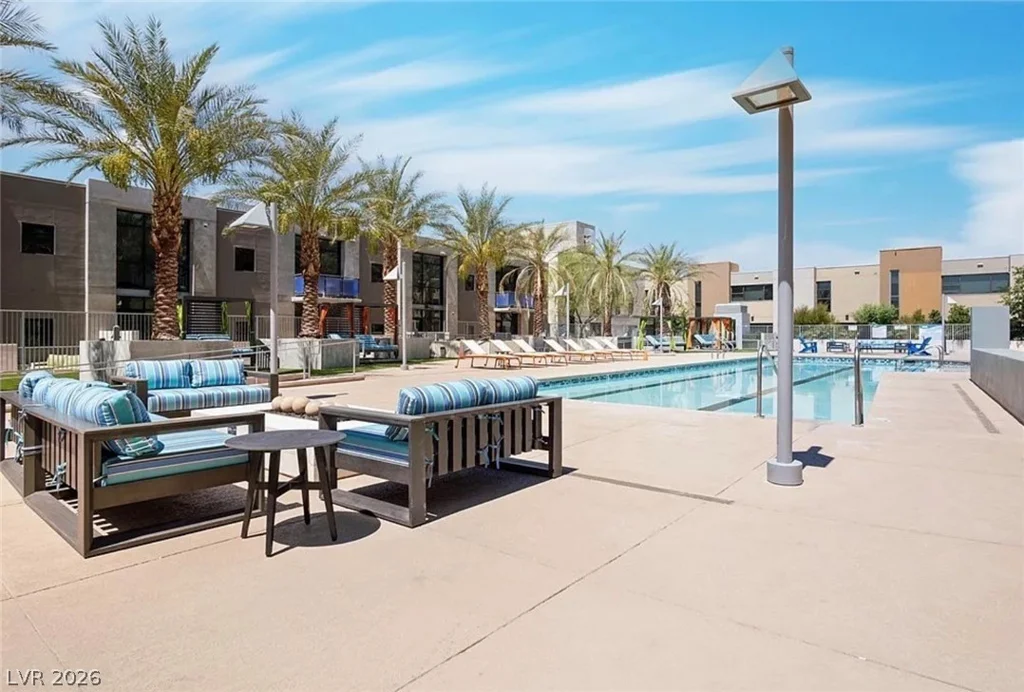 353 Bonneville, Las Vegas, NV 89101