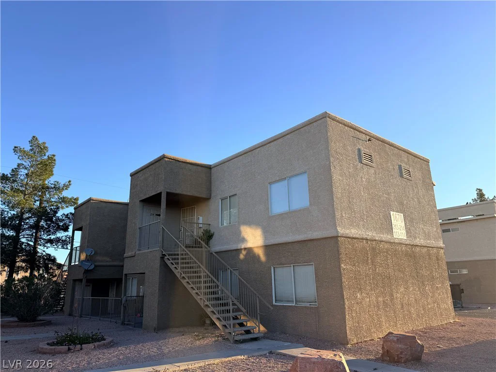 1670 Lamont, Las Vegas, NV 89115