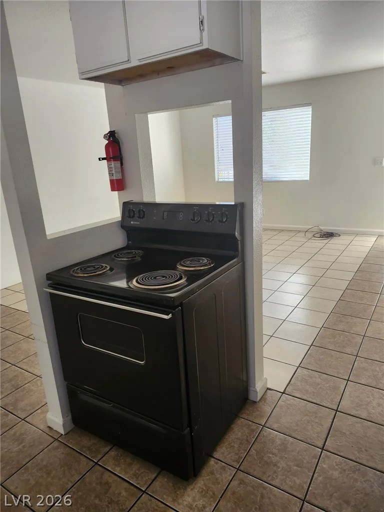 1670 Lamont, Las Vegas, NV 89115
