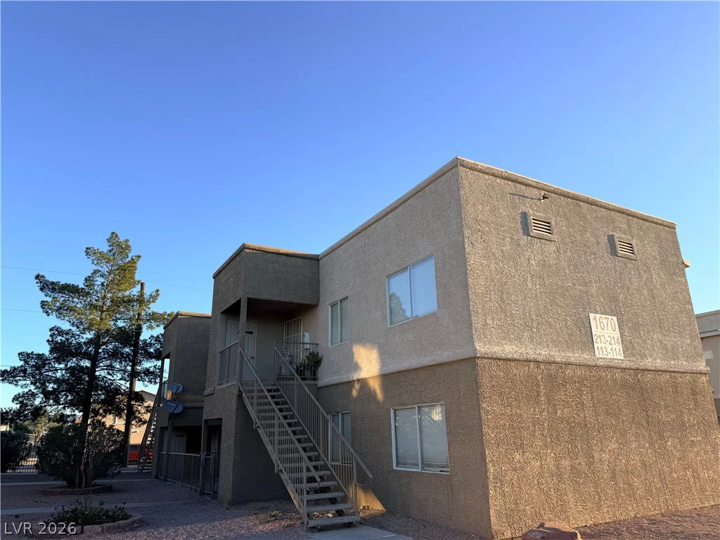 1670 Lamont, Las Vegas, NV 89115