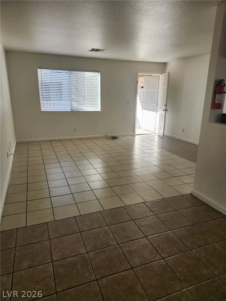 1670 Lamont, Las Vegas, NV 89115