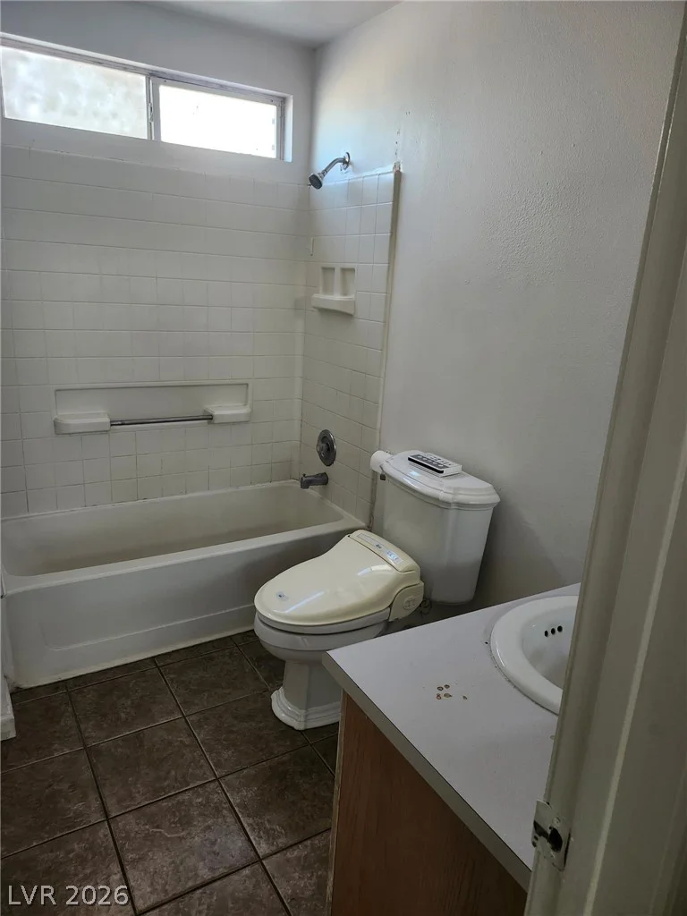 1670 Lamont, Las Vegas, NV 89115