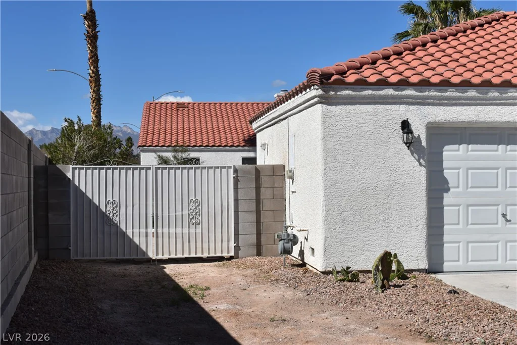 4207 Famoso, North Las Vegas, NV 89032
