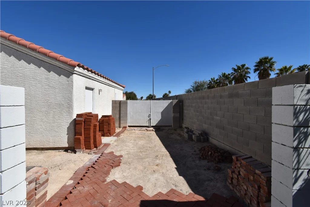 4207 Famoso, North Las Vegas, NV 89032