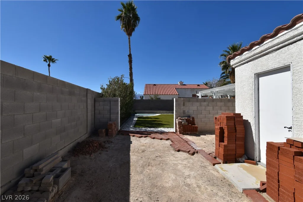 4207 Famoso, North Las Vegas, NV 89032