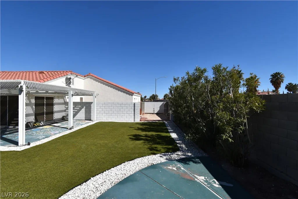 4207 Famoso, North Las Vegas, NV 89032