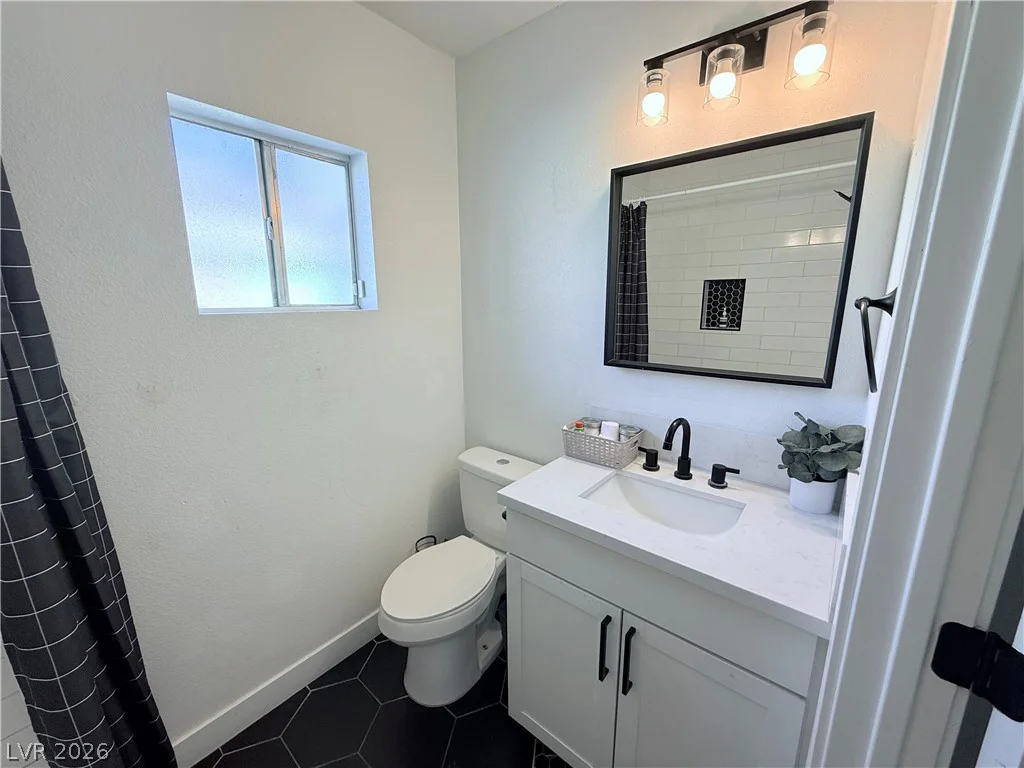 2013 Howard, Las Vegas, NV 89104