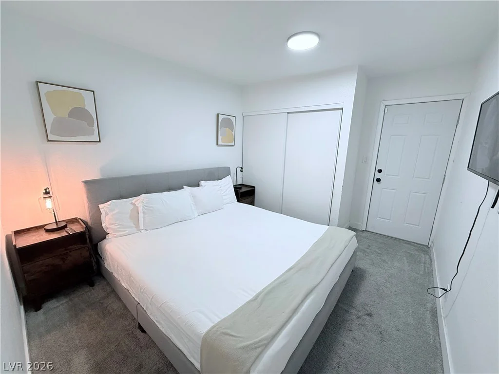 2013 Howard, Las Vegas, NV 89104