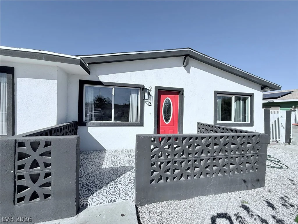 2013 Howard, Las Vegas, NV 89104