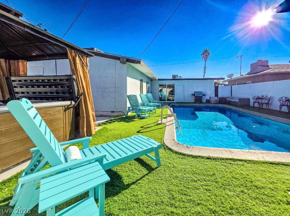 2013 Howard, Las Vegas, NV 89104