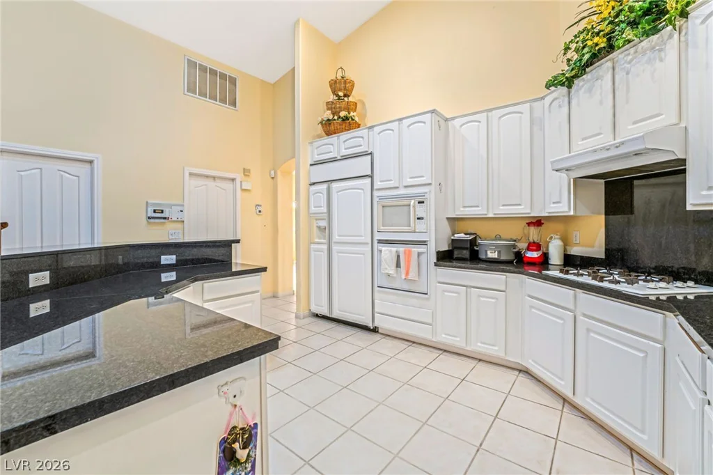 7004 Oakleigh, Las Vegas, NV 89110