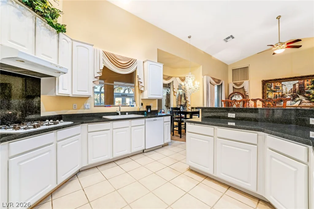 7004 Oakleigh, Las Vegas, NV 89110