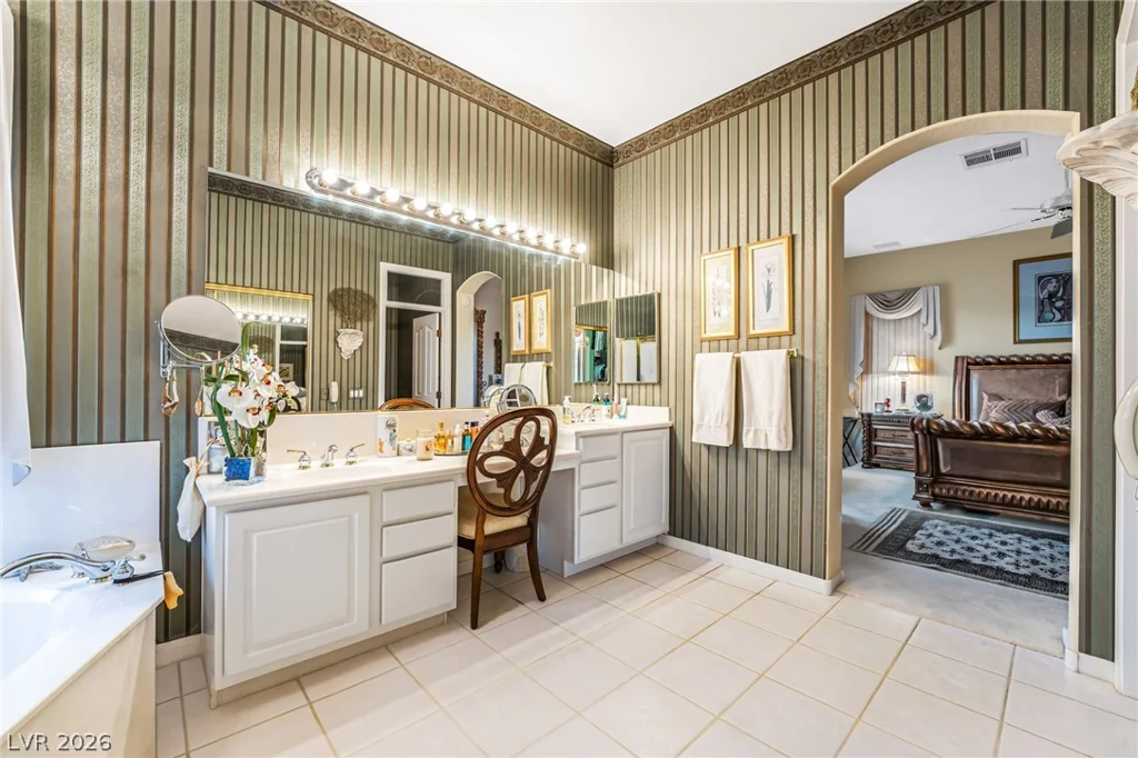 7004 Oakleigh, Las Vegas, NV 89110