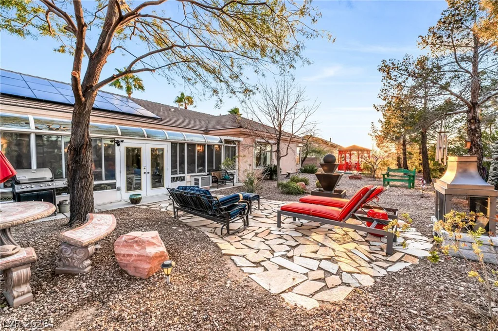 7004 Oakleigh, Las Vegas, NV 89110