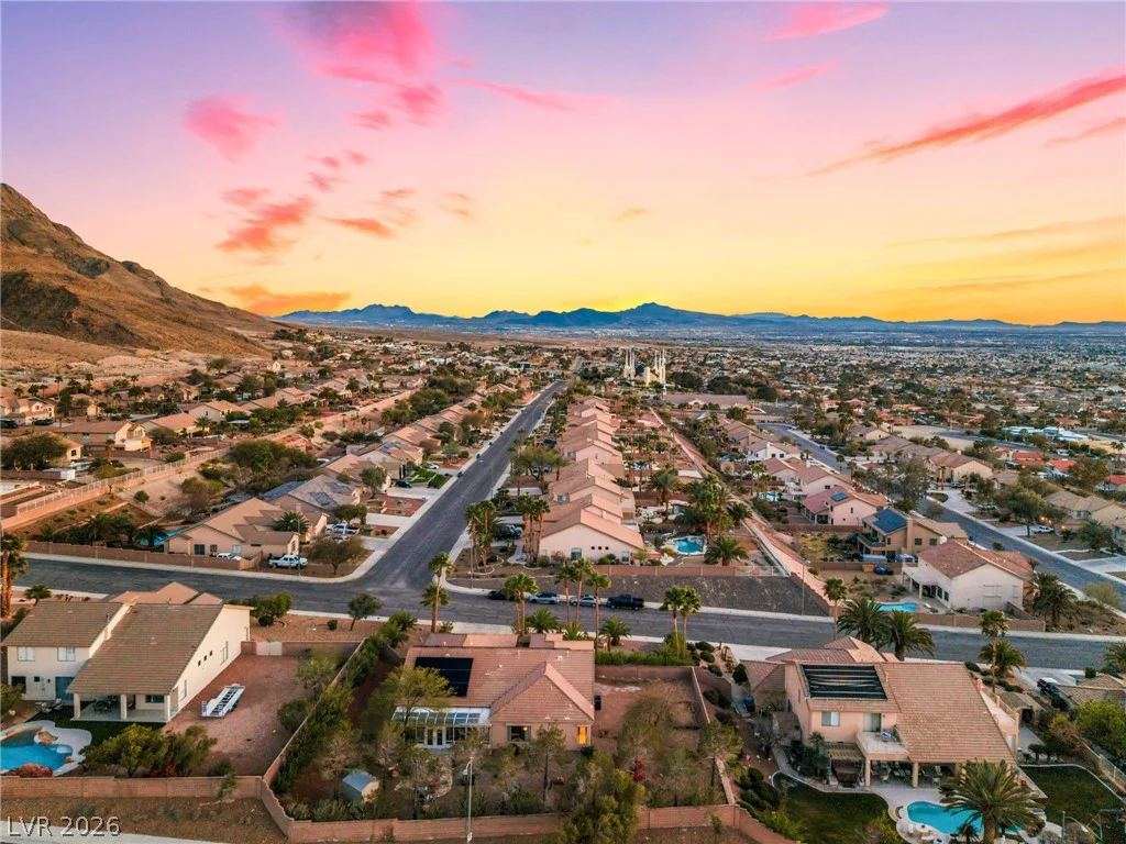 7004 Oakleigh, Las Vegas, NV 89110