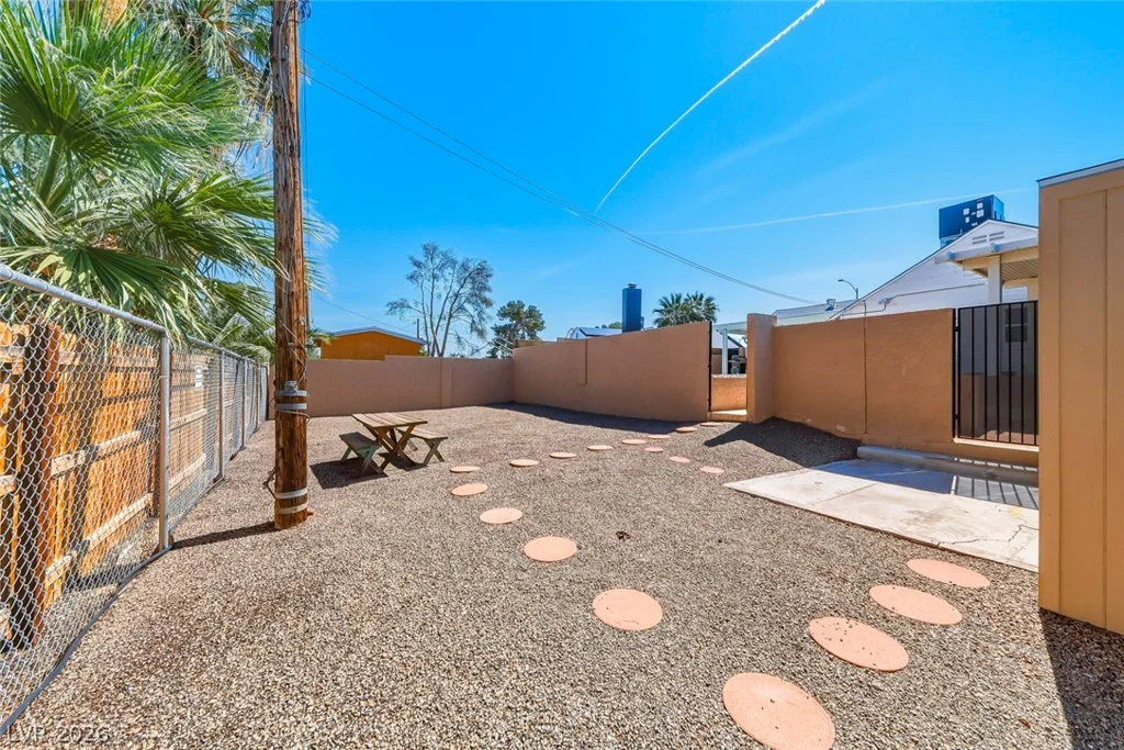 1411 Francis, Las Vegas, NV 89104
