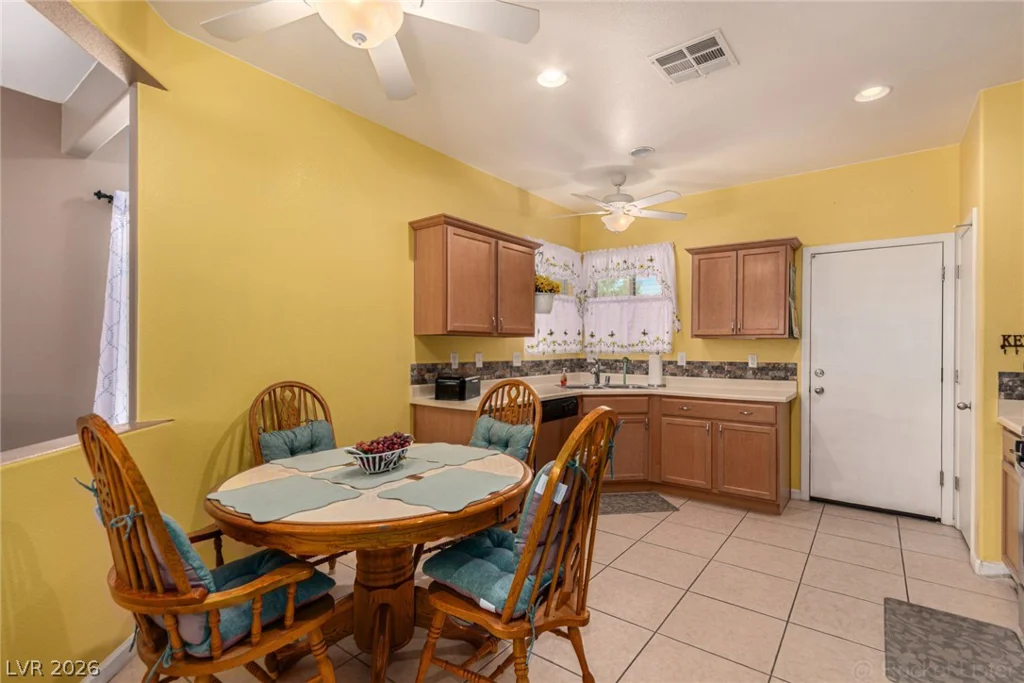 5911 Corbin, Las Vegas, NV 89122