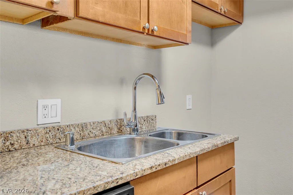 4200 Valley View, Las Vegas, NV 89103