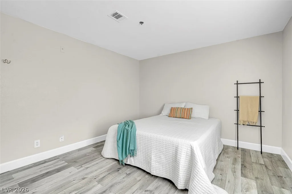 4200 Valley View, Las Vegas, NV 89103