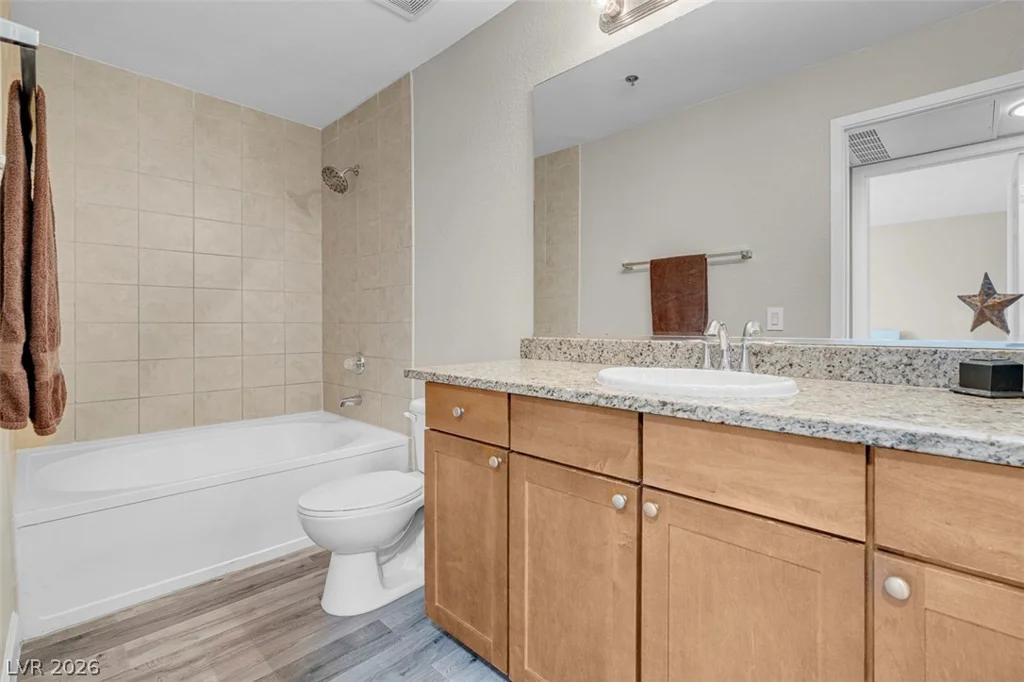 4200 Valley View, Las Vegas, NV 89103