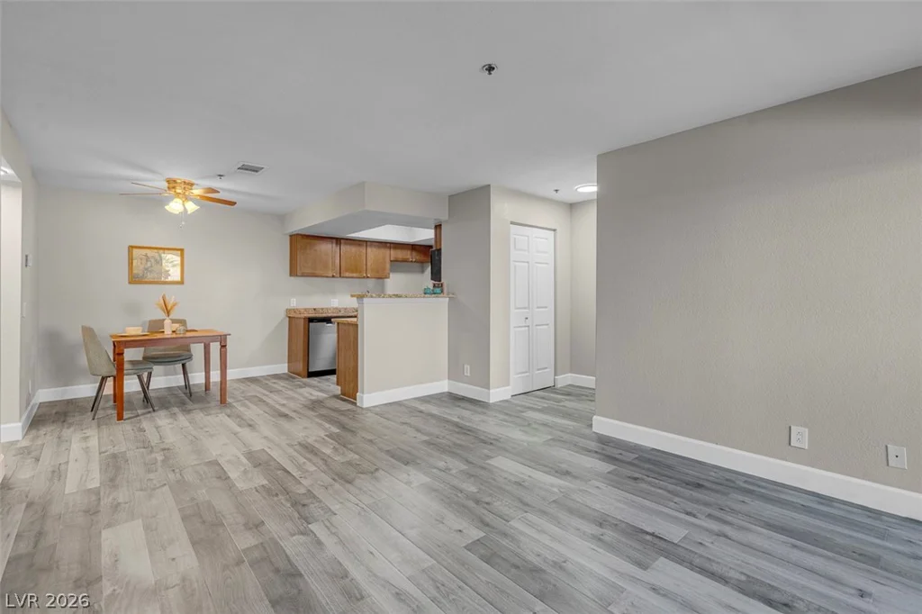 4200 Valley View, Las Vegas, NV 89103