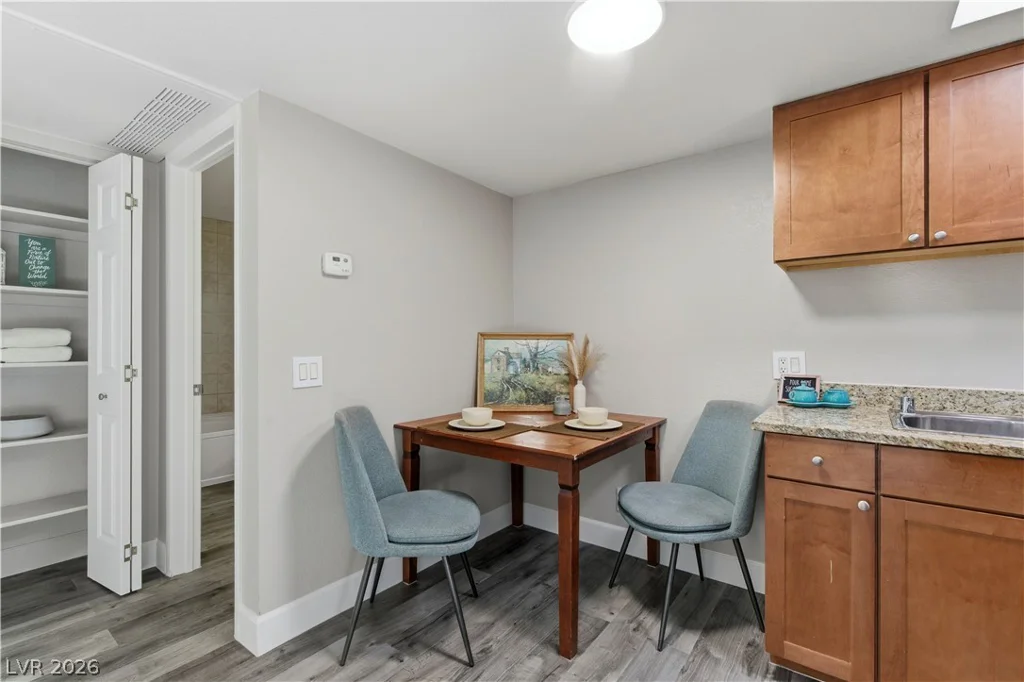 4200 Valley View, Las Vegas, NV 89103