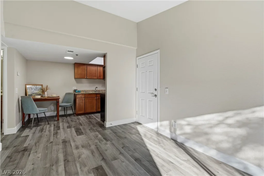 4200 Valley View, Las Vegas, NV 89103